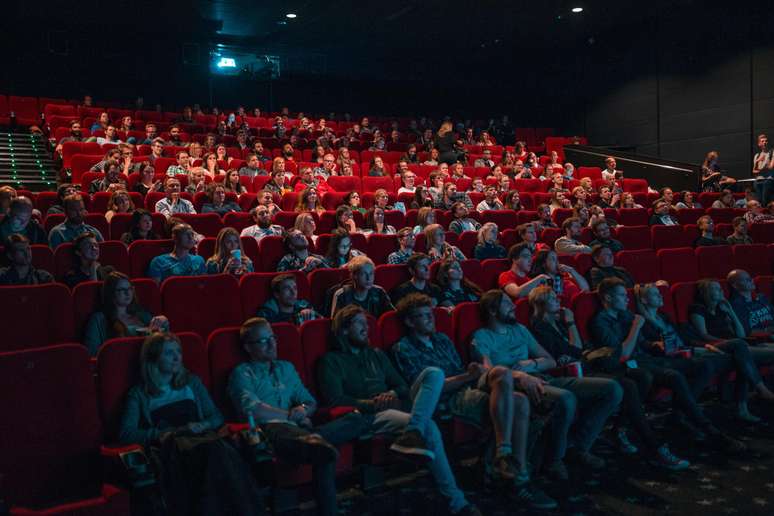 ChatGPT pode abalar o mundo do cinema? Roteiristas decidiram testar