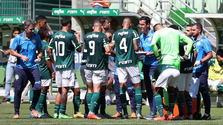 Com renovação de Valdívia emperrada, Palmeiras procura meia