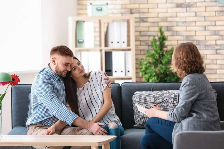 A terapia Gestalt ajuda o indivíduo a entender que ele é o único responsável pela própria felicidade 