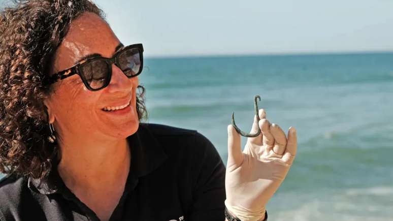 6,000-year-old copper hook discovered by Israeli archaeologists in Ashkelon
