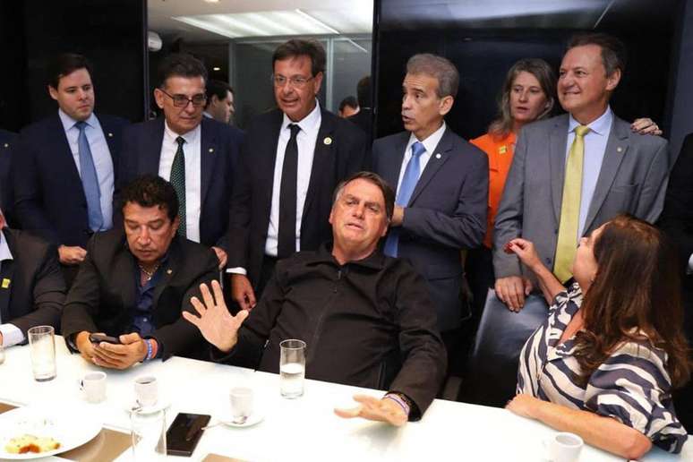 Documento de viagem de servidor é indício contra Bolsonaro no caso das joias, diz PF