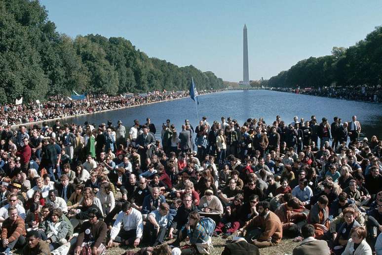 Manifestações anti-guerra atraíram um grande número de manifestantes