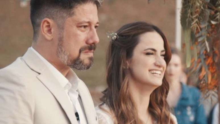 Phelipe Siani makes an impassioned statement to his ex-wife, Mari Palma, who responds