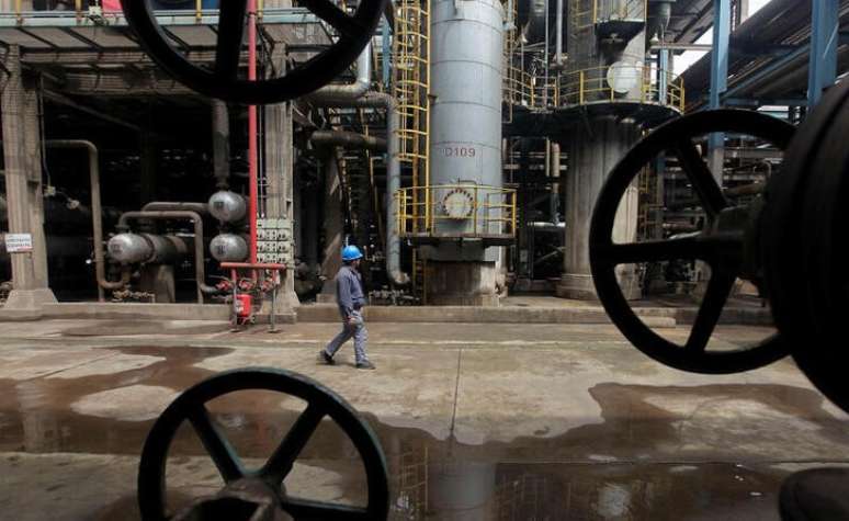 Refinaria de petróleo de Wuhan, na China
30/03/2023
REUTERS/Stringer