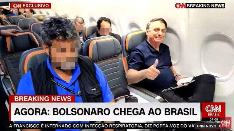 Bolsonaro ocupou um lugar especial na primeira fileira do avião