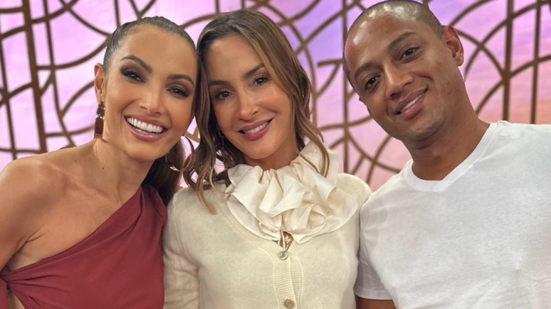 Claudia Leitte repeats the skirt of Maisa, Camila Queiroz and Strada