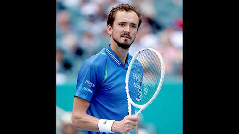 Medvedev sofreu contra o compatriota Khachanov (MATTHEW STOCKMAN / AFP)