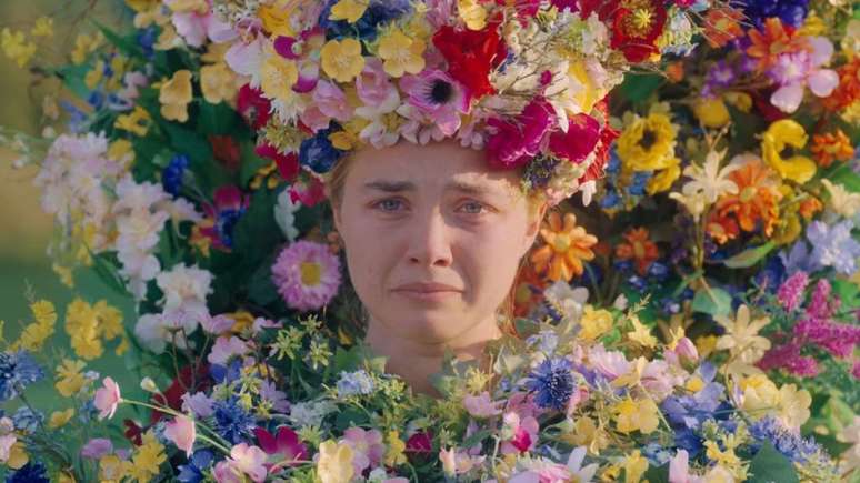 Florence Pugh diz que 'abusou' de si mesma em Midsommar: "Isto é tão estranho"