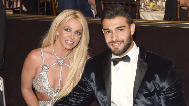 Separados? Britney Spears e Sam Asghari são flagrados sem alianças e levantam rumores de divórcio