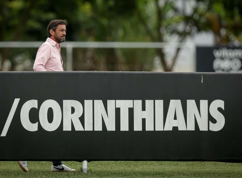 Corinthians fecha 2022 com ligeira redução da dívida e superávit na casa dos R$ 15 milhões