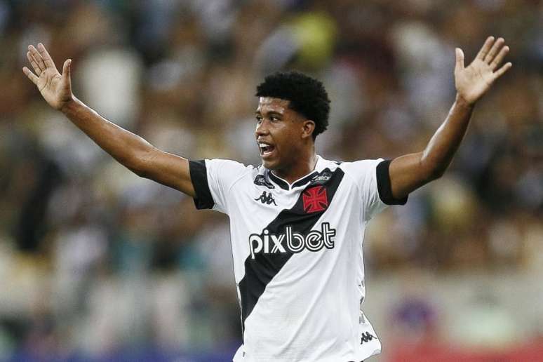 Andrey está emprestado pelo Chelsea até o final de junho (Daniel Ramalho/Vasco)