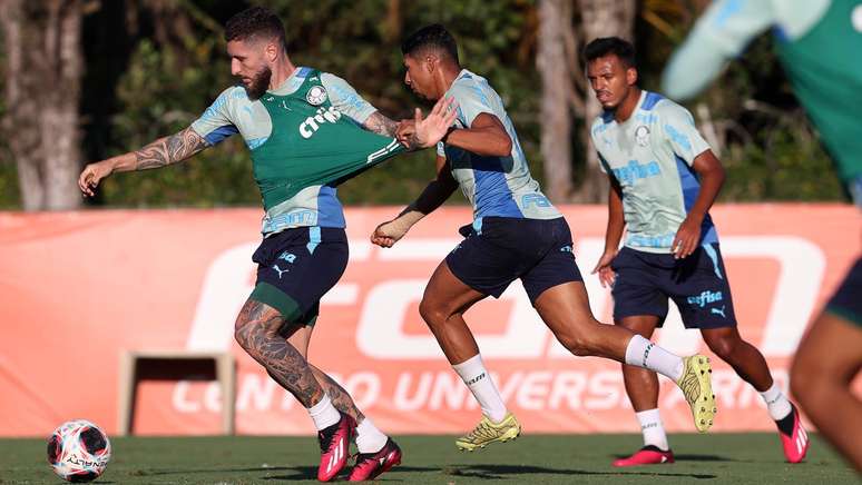Com dúvida no ataque, Palmeiras faz treino tático nesta sexta-feira de olho no Água Santa