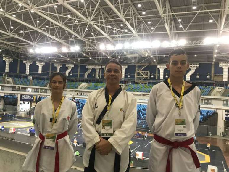 Ana Let&iacute;cia, Ronaldo Souza e Davi foram ao Rio de Janeiro participar das seletivas da CBTKD.