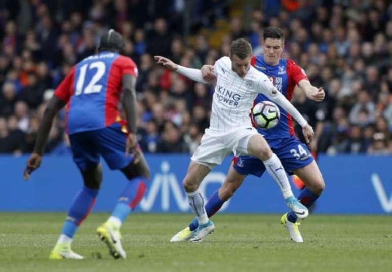 Crystal Palace e Leicester correm risco de cair para a segunda divisão (Foto: IAN KINGTON / AFP)