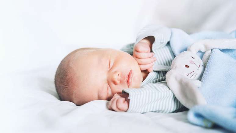 Pais podem mudar o nome do bebê em até 15 dias após o registro -