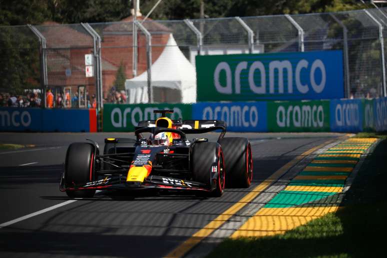 Verstappen começa o fim de semana em Melbourne na frente 