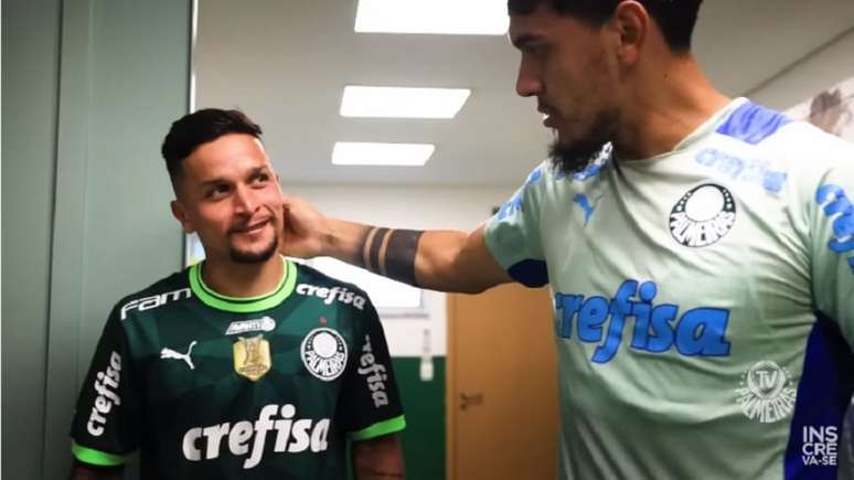 Artur e Gustavo Gómez se reencontraram após jogarem juntos em 2018 (Foto: Reprodução/TV Palmeiras)