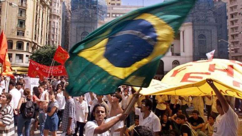 A desvaloriza&ccedil;&atilde;o do real em 1999 gerou protestos no Brasil e teve s&eacute;rias consequ&ecirc;ncias para a economia da Argentina