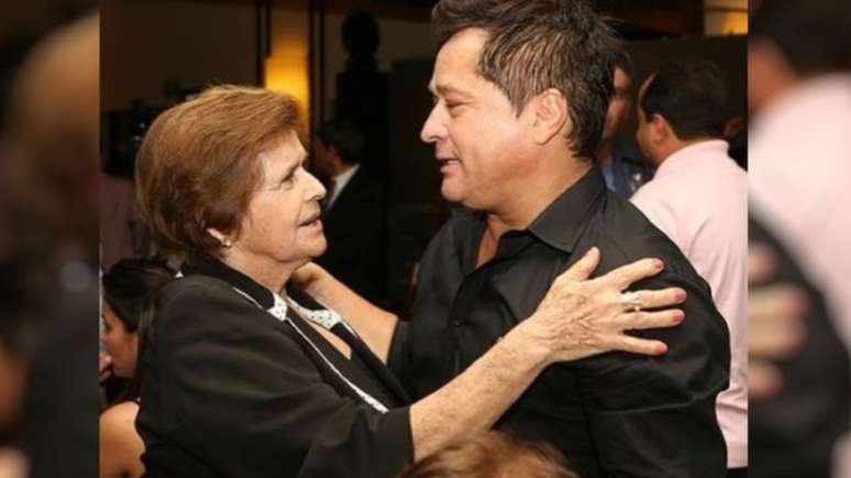Poliana Rocha announces the death of Leonardo’s mother, Dona Carmen, at the age of 85