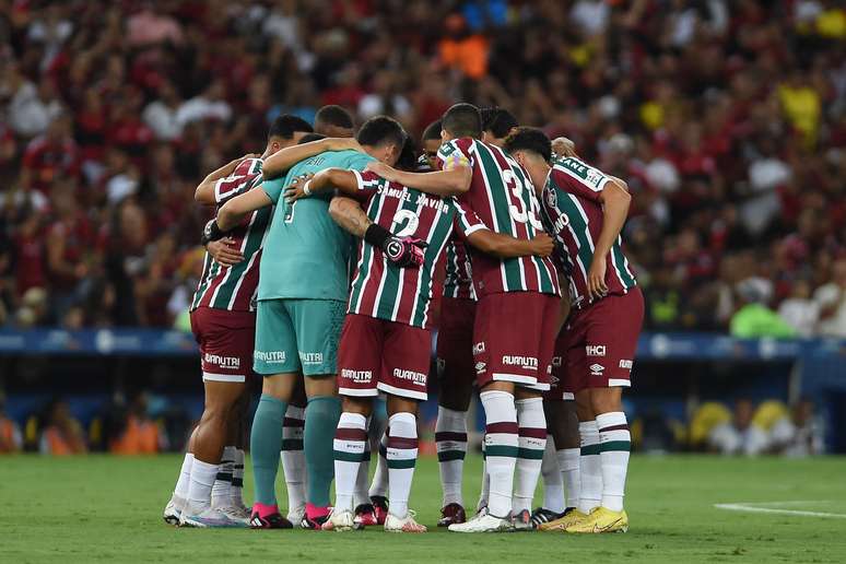 Jogadores do Fluminense durante derrota para o Flamengo