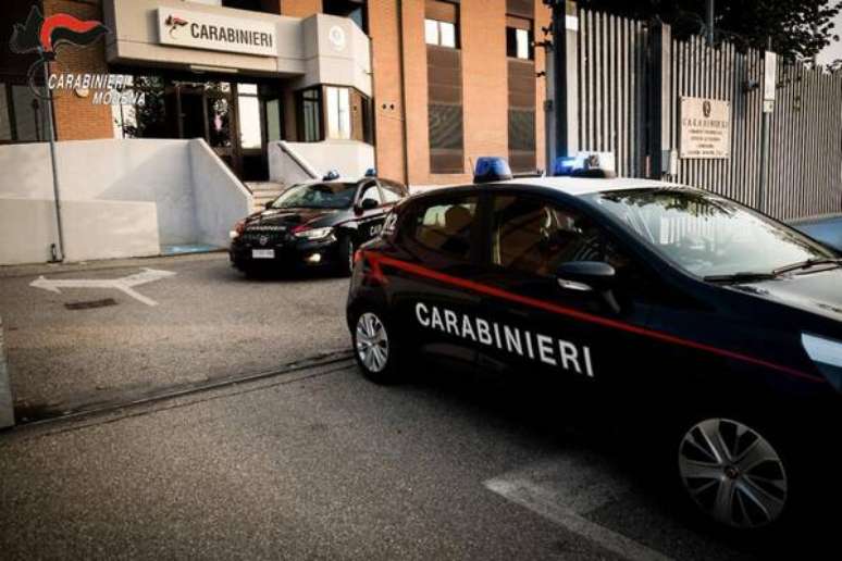 Carro de carabineiros italianos