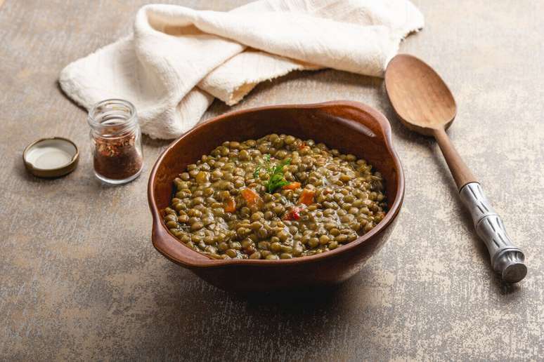 Sopa de lentilha com cenoura 