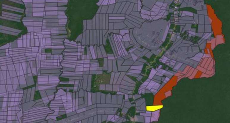 Em amarelo, fazenda registrada dentro da terra indígena Pirititi, em Roraima, por um contador do Distrito Federal.