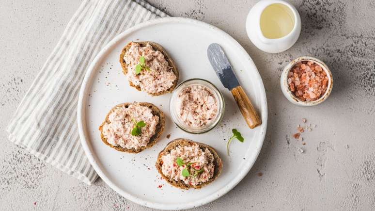 Bruschetta de sardinha