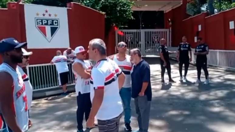 ANÁLISE: problemas internos e dificuldades financeiras; Independente arranca da diretoria do São Paulo a verdade