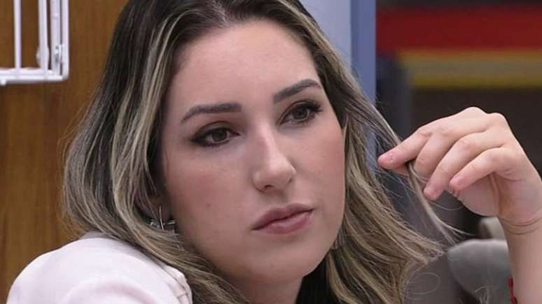 Tricotilomania: entenda a condi&ccedil;&atilde;o que faz Amanda, do BBB23, arrancar os fios de cabelo