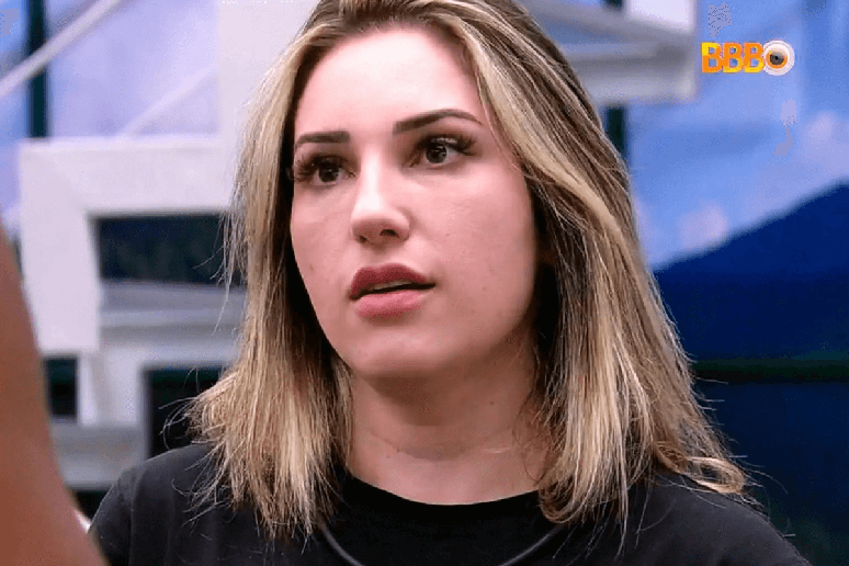 Amanda Meirelles do BBB 23 tem tricotilomania