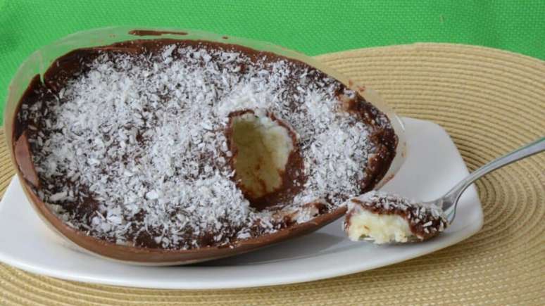 Ovo de P&aacute;scoa de beijinho