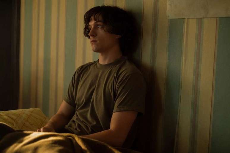 The Crowded Room: Tom Holland Starring Series Gets First Pictures