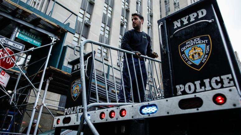 Barricades were set up in front of the Manhattan District Attorney's office Barricades were set up in front of the Manhattan District Attorney's office