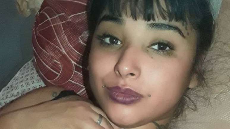 Woman convicted of murder sells intimate photos from inside prison