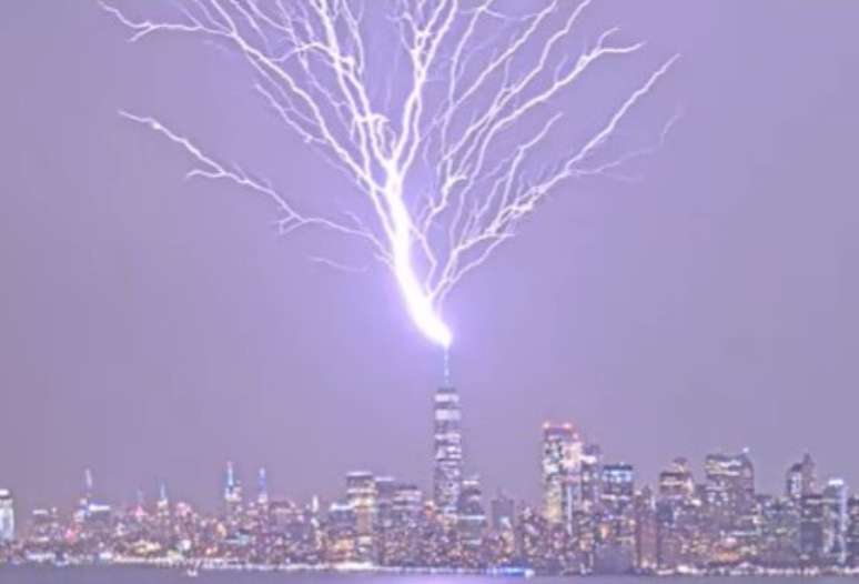 Raio atingiu o One World Trade Center no &uacute;ltimo s&aacute;bado
