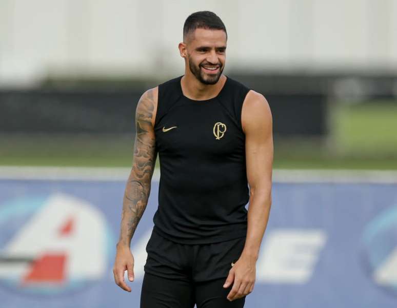 Renato Augusto coloca lesão para trás e projeta estreia do Corinthians na Libertadores