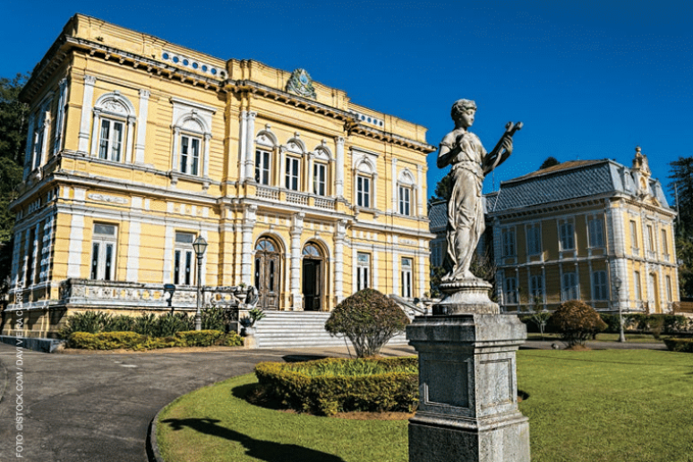 Casa de Santos Dumont, repleta de traços da genialidade do pai da aviação 