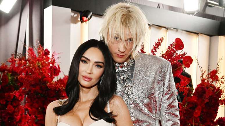 Megan Fox e Machine Gun Kelly são flagrados juntos no Havaí após rumores de separação