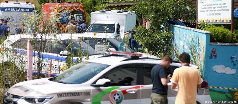 Forças de segurança e sanitárias acorreram à creche de Blumenau