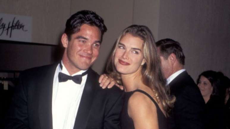 Brooke Shields reveals she ran off naked after losing her virginity to Dean Cain