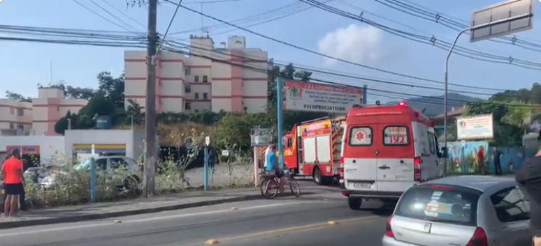 Bombeiros e Samu atendem ocorrência de ataque a creche