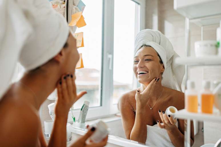 Shots for dermatitis and dry skin?  Skincare technique goes viral