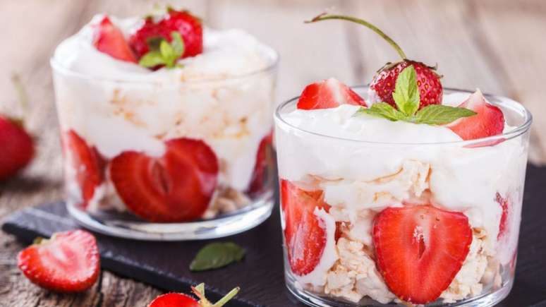 English cream |  Learn how to make simple and delicious Easter cakes