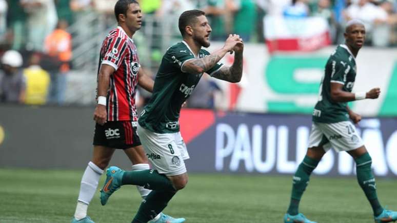 Palmeiras reverte vantagem do São Paulo, faz 4 a 0 e é campeão