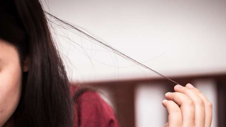 A tricotilomania é o impulso de arrancar os cabelos e pelos do corpo -