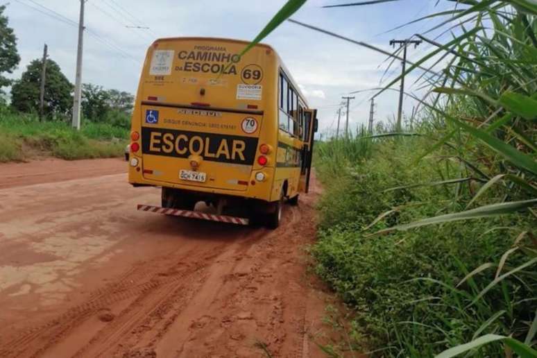 Motorista levava drogas em ônibus escolas com crianças