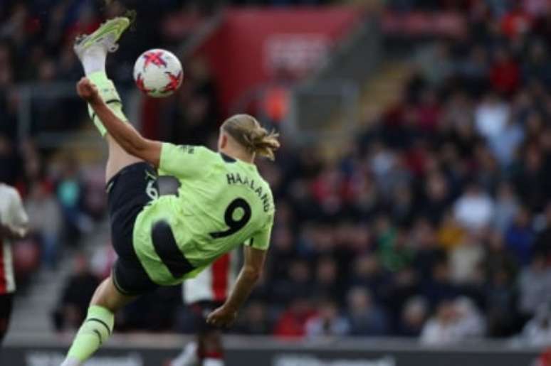 Haaland chegou a 30 gols marcados na Premier League (ADRIAN DENNIS / AFP)