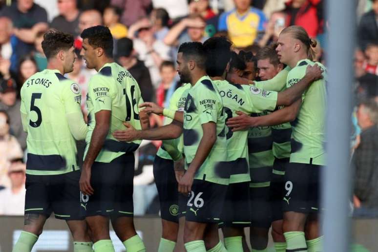 Manchester City vence Southampton e sonha com o título da Premier League (ADRIAN DENNIS / AFP)