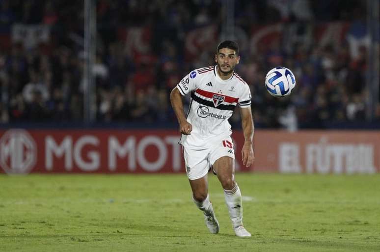 Michel Araujo consolidates as Ceni’s new “wild card” in his debut and should dig a vacancy among the owners of San Paolo